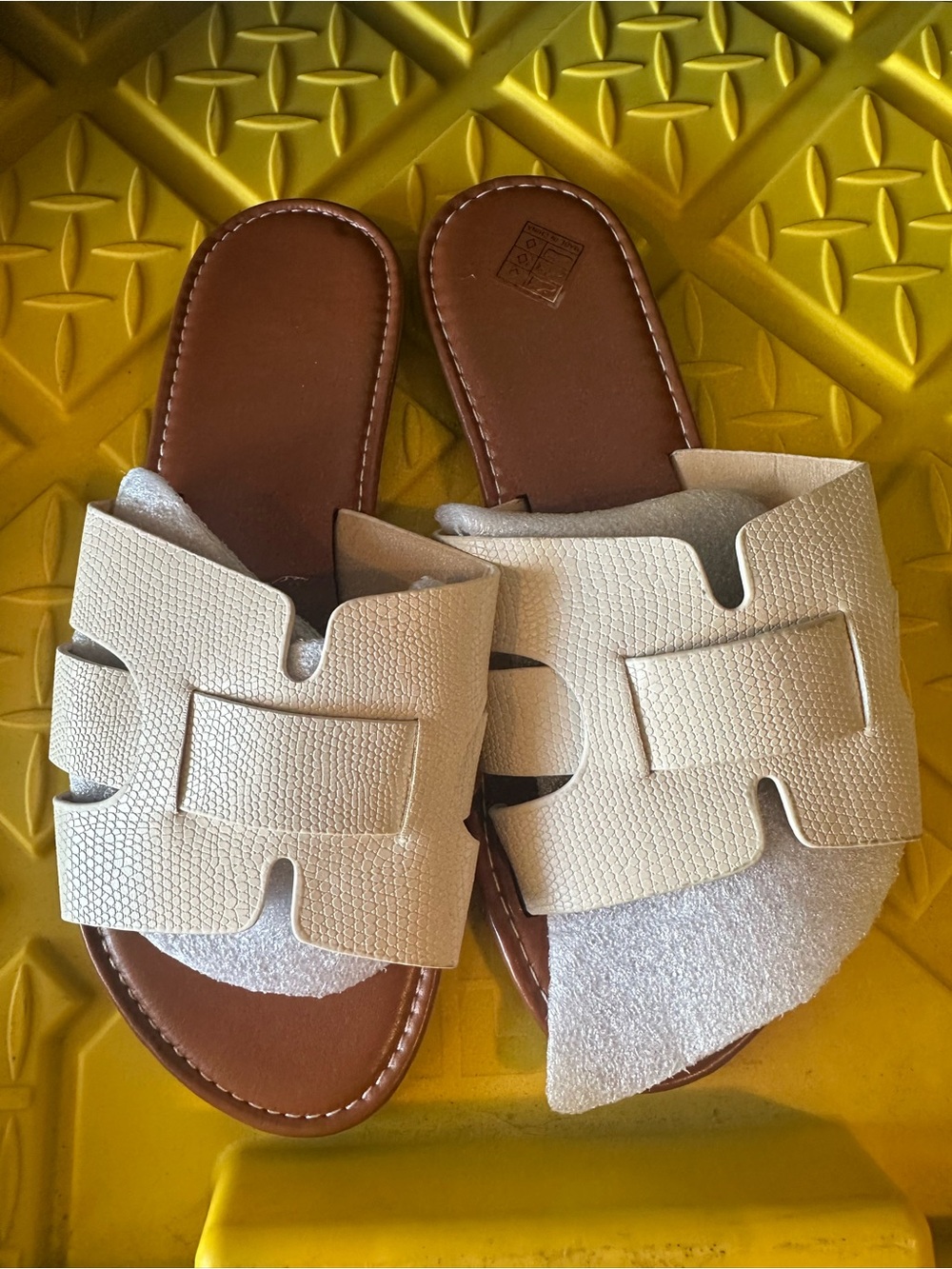 Women's Cream Slide Sandals - Casual Slip-On Comfort